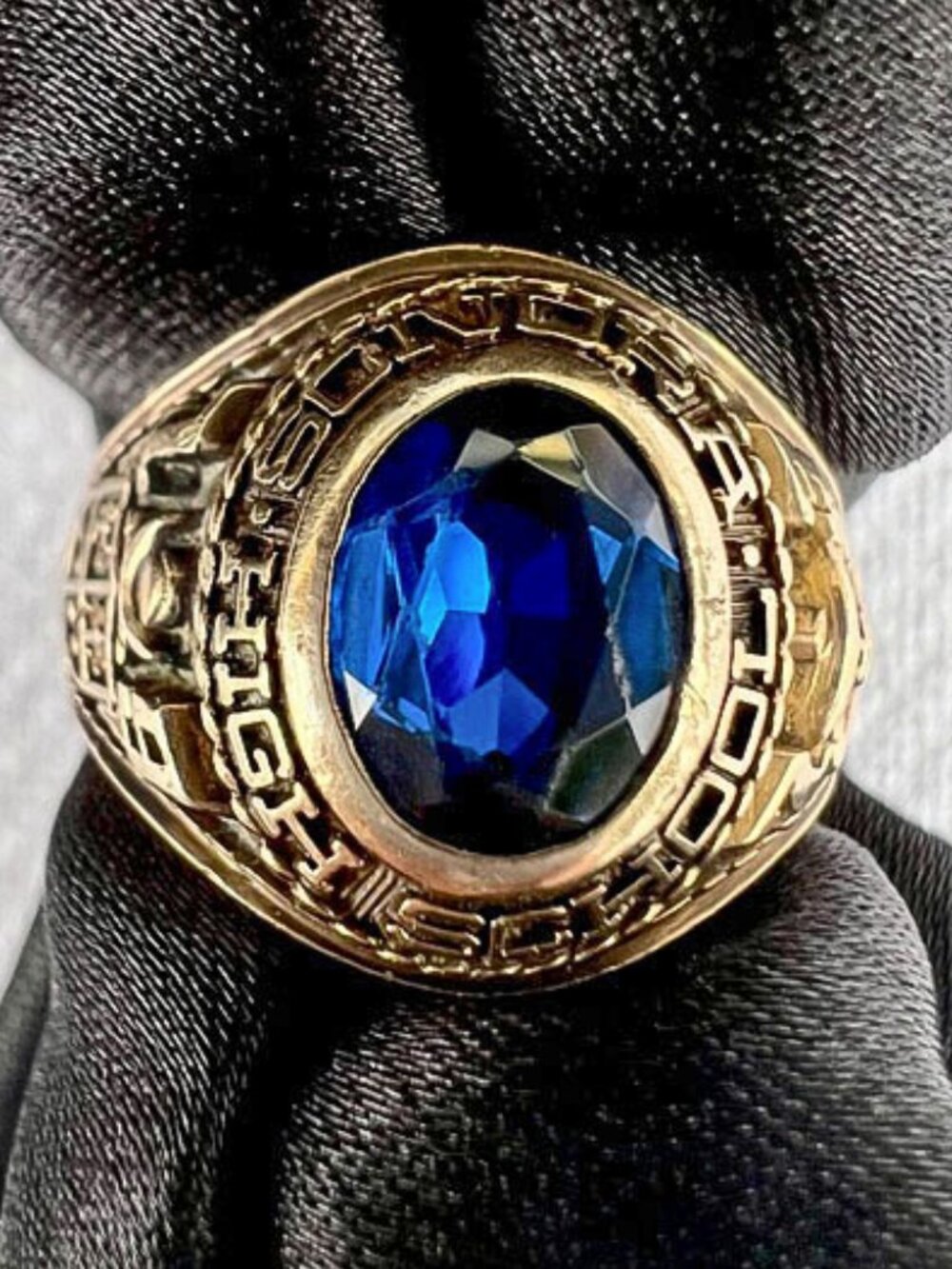 Vintage Josten's Class of '73 Sonora High School Women's Ring 10K Blue Stone